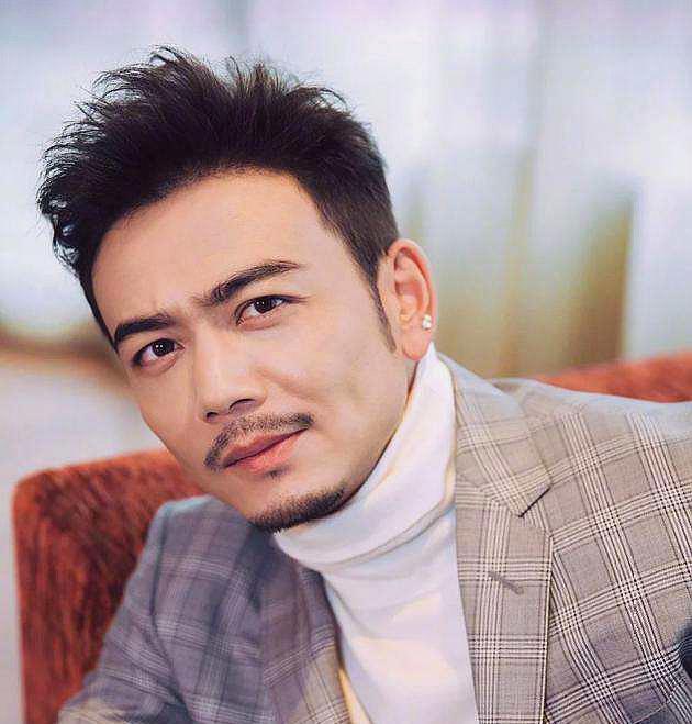 黄磊和老罗吃瓜,揭秘娱乐圈幕后故事